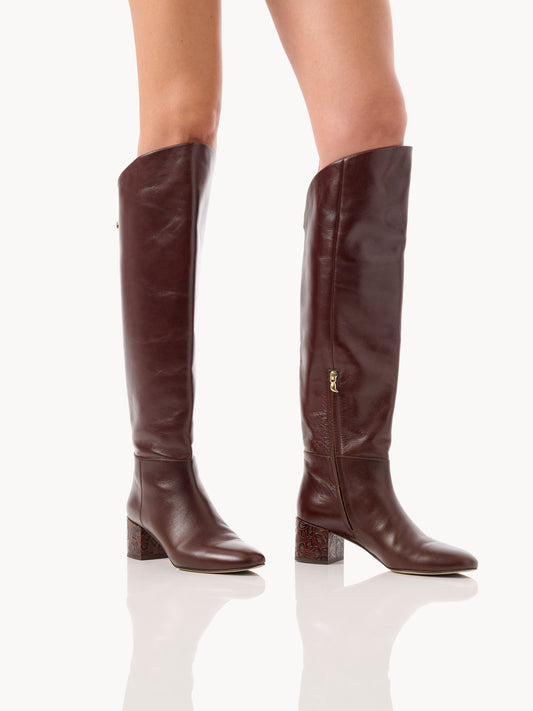 Bottes Adry Borgia en cuir marron avec un talon moyen embossé